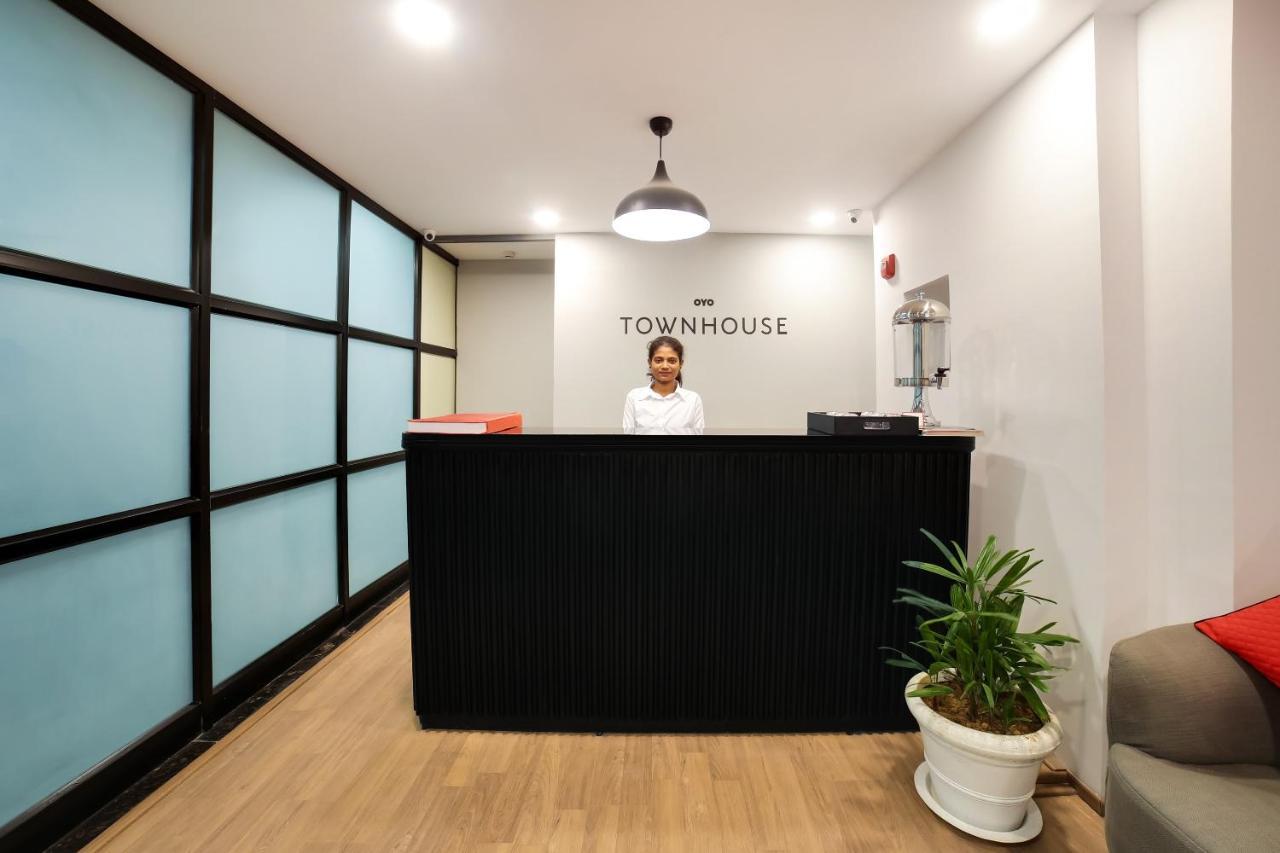 ホテルOyo Townhouse 019 Anand Vihar ニューデリー エクステリア 写真