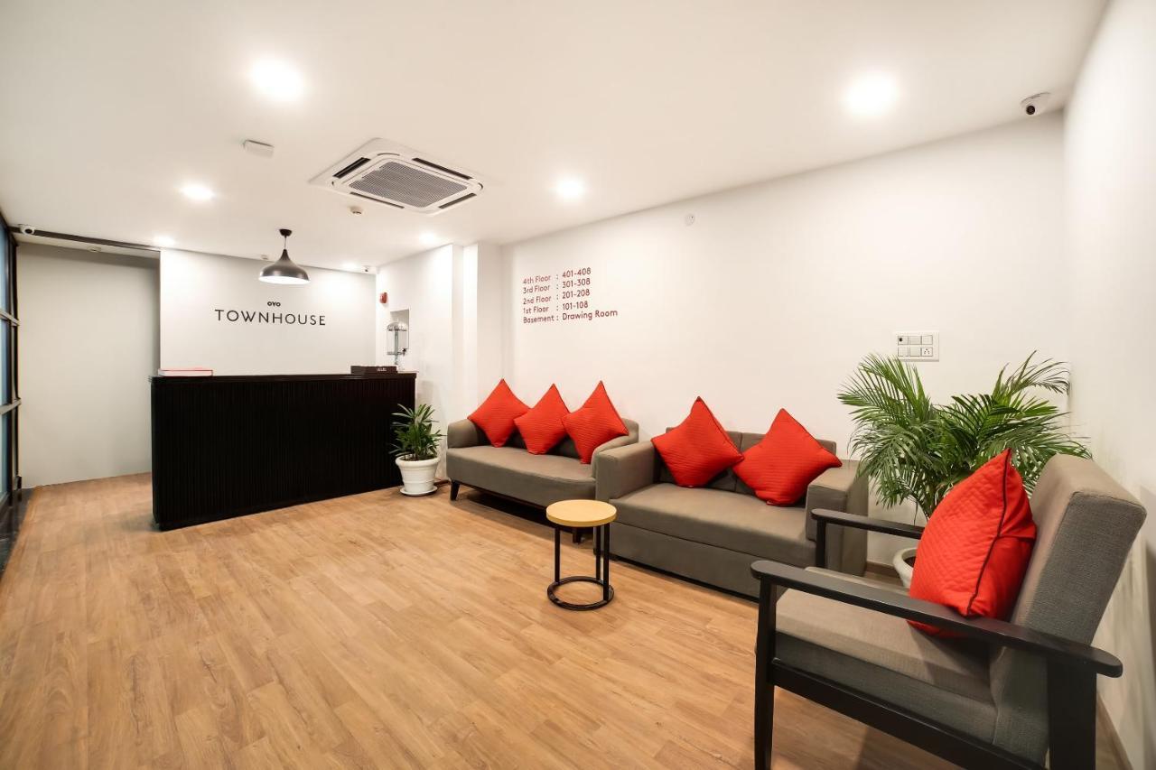 ホテルOyo Townhouse 019 Anand Vihar ニューデリー エクステリア 写真